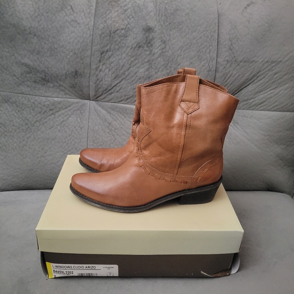 Franco Sarto cognac Window short cowboy boots